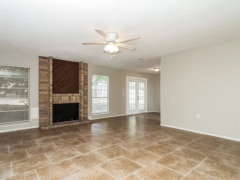 6803 Highland Blfs — Photo 5