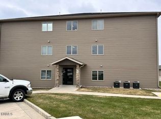 1405 Sharloh Loop APT 1, Bismarck, ND 58501