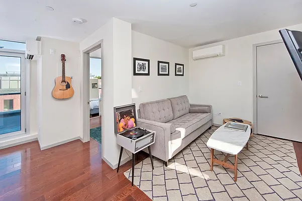 Rented by NOVO | media 33