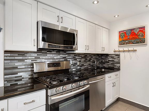 3rd image of 102 Bradhurst Ave APT 909