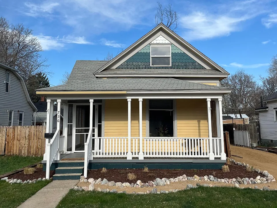736 Monroe Ave