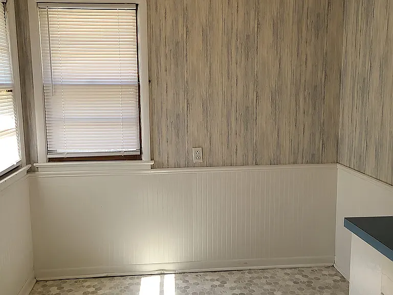 3 bed, 1215 sqft, $1,300 — Photo 4