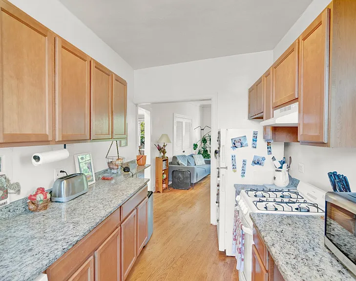 1024 Noyes St — Photo 11