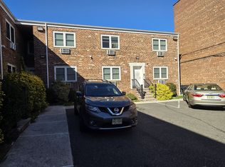 343 Osborne Ter #F, Newark, NJ 07112