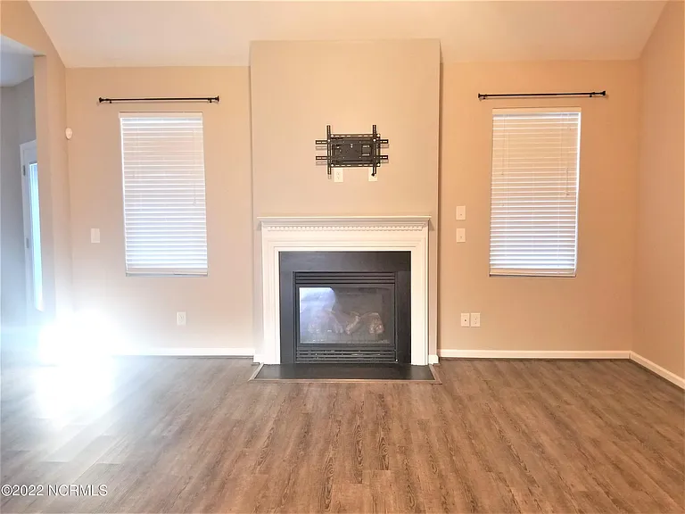 411 Cyrus Thompson Dr — Photo 30