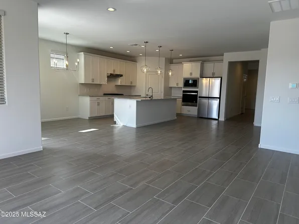 10454 E Silver Fox Dr, Tucson, AZ 85748