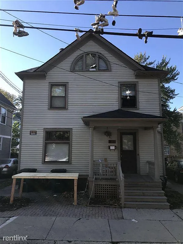 7 bed, $6,948 — Photo 1