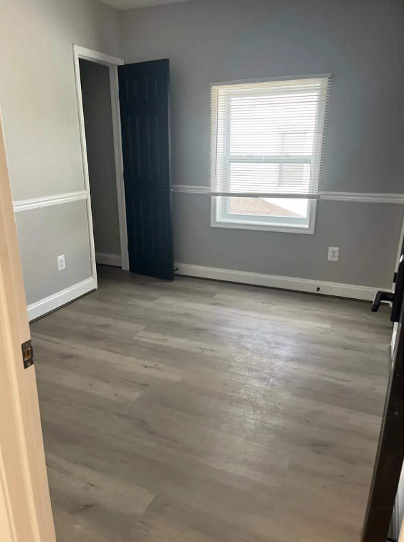 4108 Groveland Avenue $700 Available Room (Shared Bath) — Photo 3