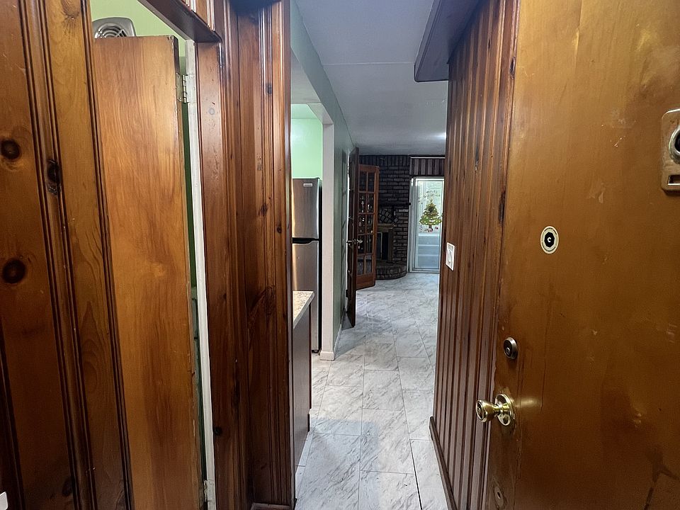 1st image of 15711 45th Ave Floor 1