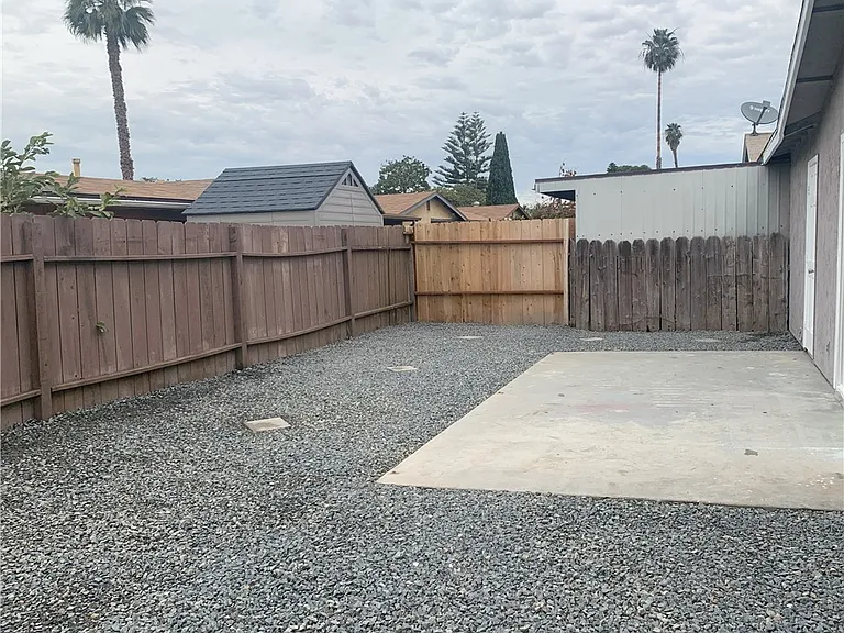 133 Francesca Dr — Photo 17
