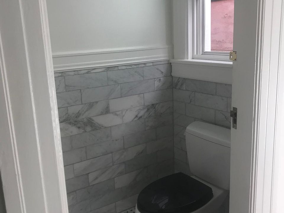 1/2 Bath
