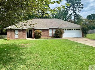 212 Kimball Dr, Wake Village, TX 75501
