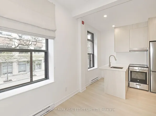 171 King St E #2, Toronto, ON M5A 1J4