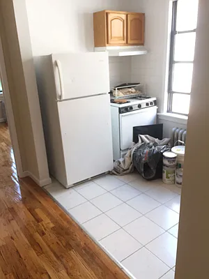 Rented by Metroline Realty | media 8