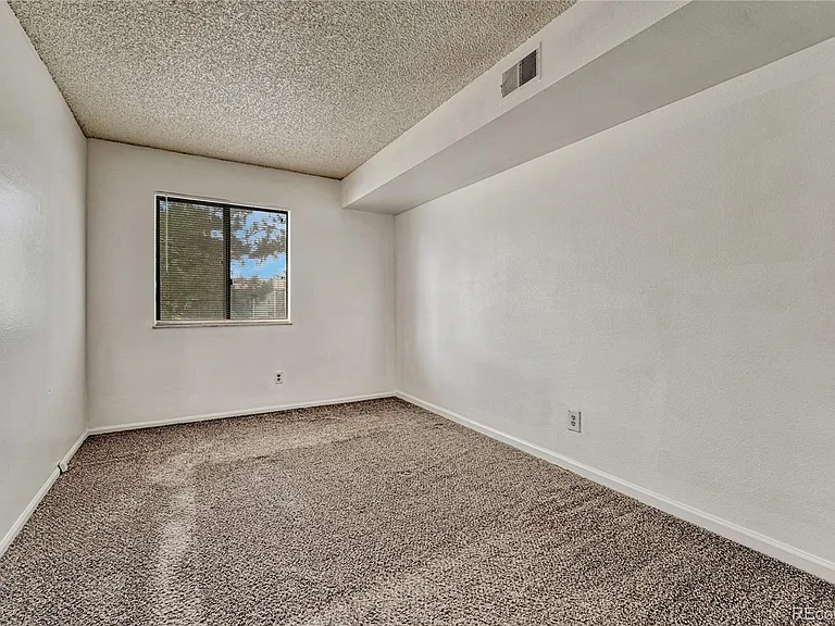 491 S Kalispell Way #101 — Photo 17