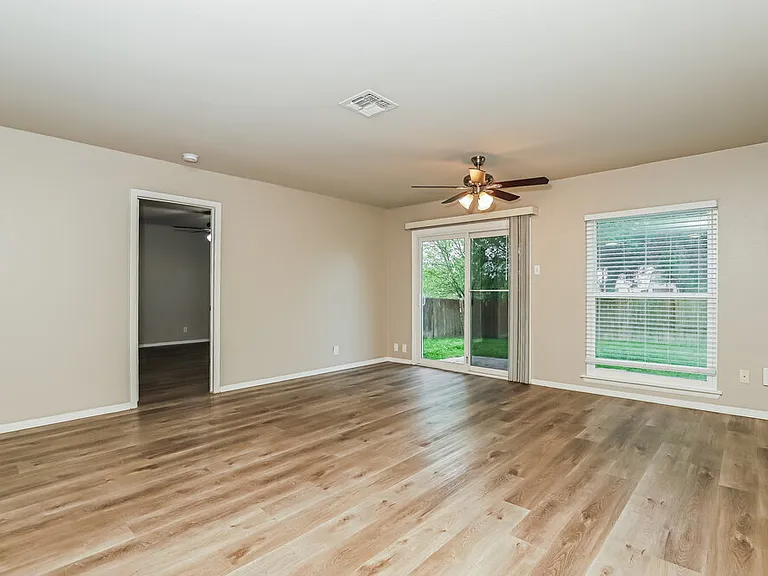 10614 Cherry Laurel — Photo 7