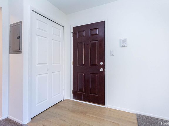3rd image of 25341 Shiawassee Cir APT 101