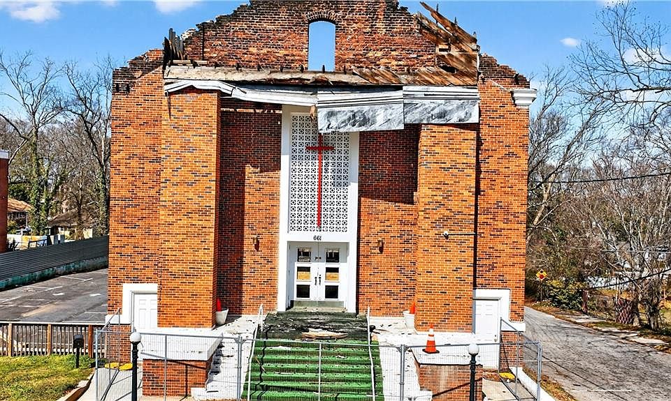 1st image of 669 Dill Ave SW