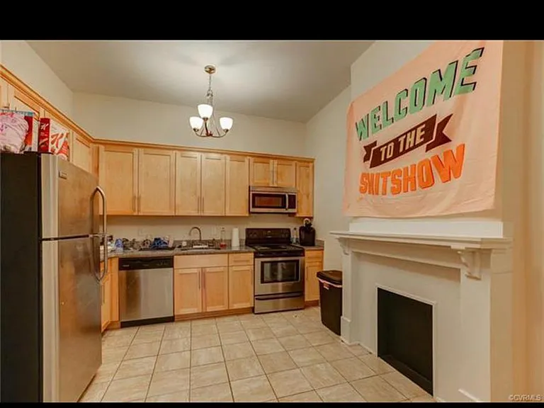1315 W Cary St — Photo 5