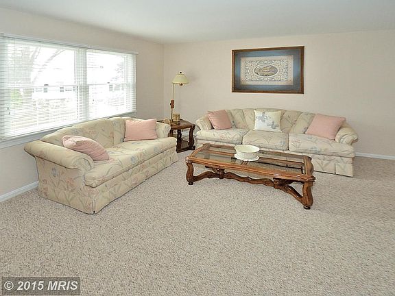 3rd image of 6905 Stonebridge Ct