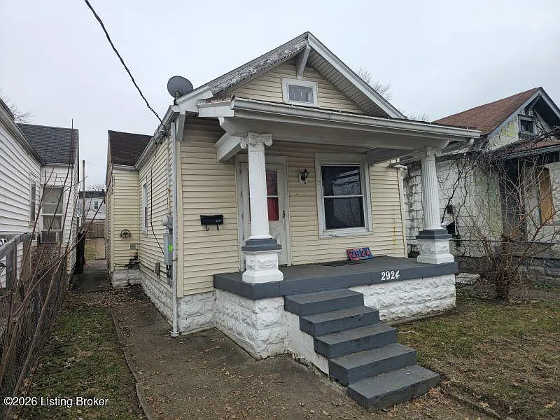 2924 Slevin St photo 1