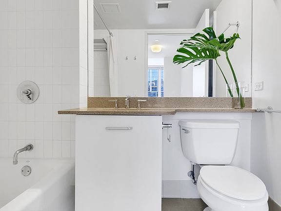 5th image of 601 W 57th St APT 33H