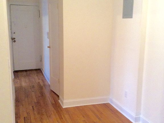 2nd image of 9019 88th Avenue # Second Floor
