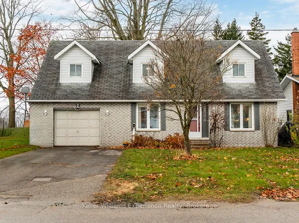 4 Dunlop St, Penetanguishene, ON L9M 1J2