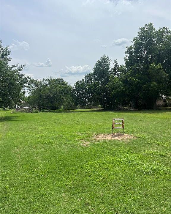 2nd image of W Sanderson St Lot 9