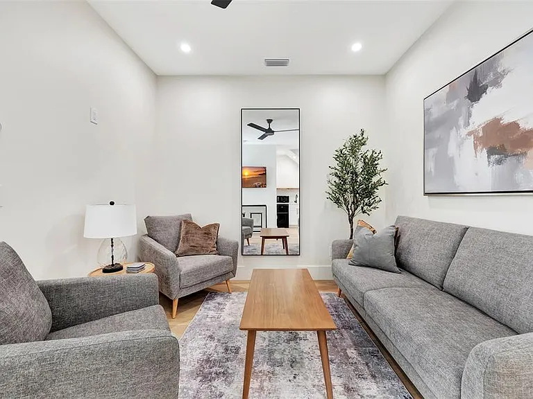 341 Albert St — Photo 22