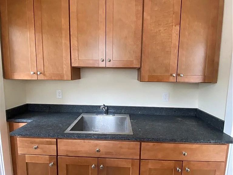 8 Franklin Ave #1 — Photo 12