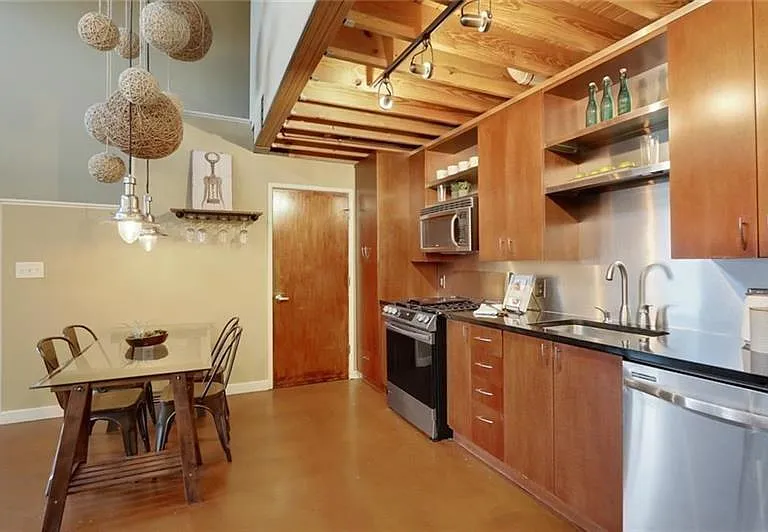 1661 La France St NE #225 — Photo 11