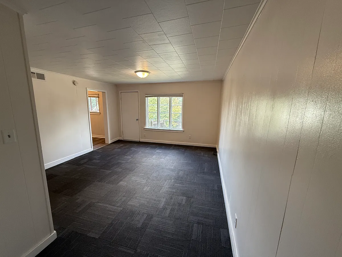 Building Photo - 626 Lake St #3