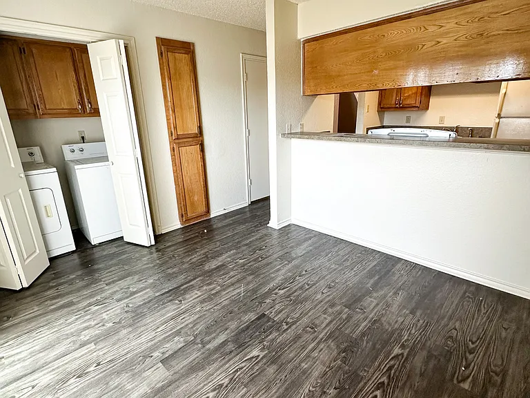 721 Avenue A #8 — Photo 13