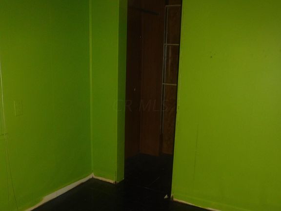 4th image of 793 S Wayne Ave