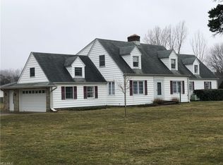 1255 Lake Rd, Conneaut, OH 44030