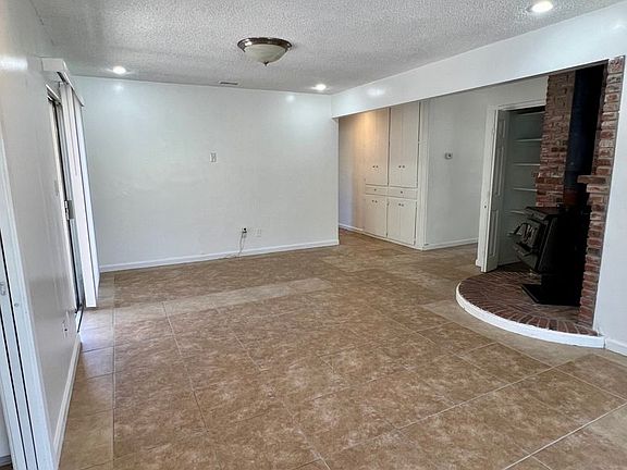 5th image of 2055 N San Antonio Ave