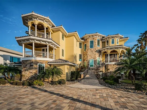 335 Bath Club Blvd S, North Redington Beach, FL 33708