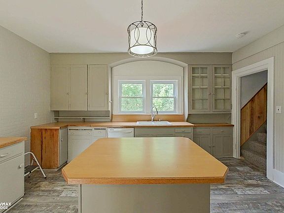 3rd image of 6231 Calkins Rd