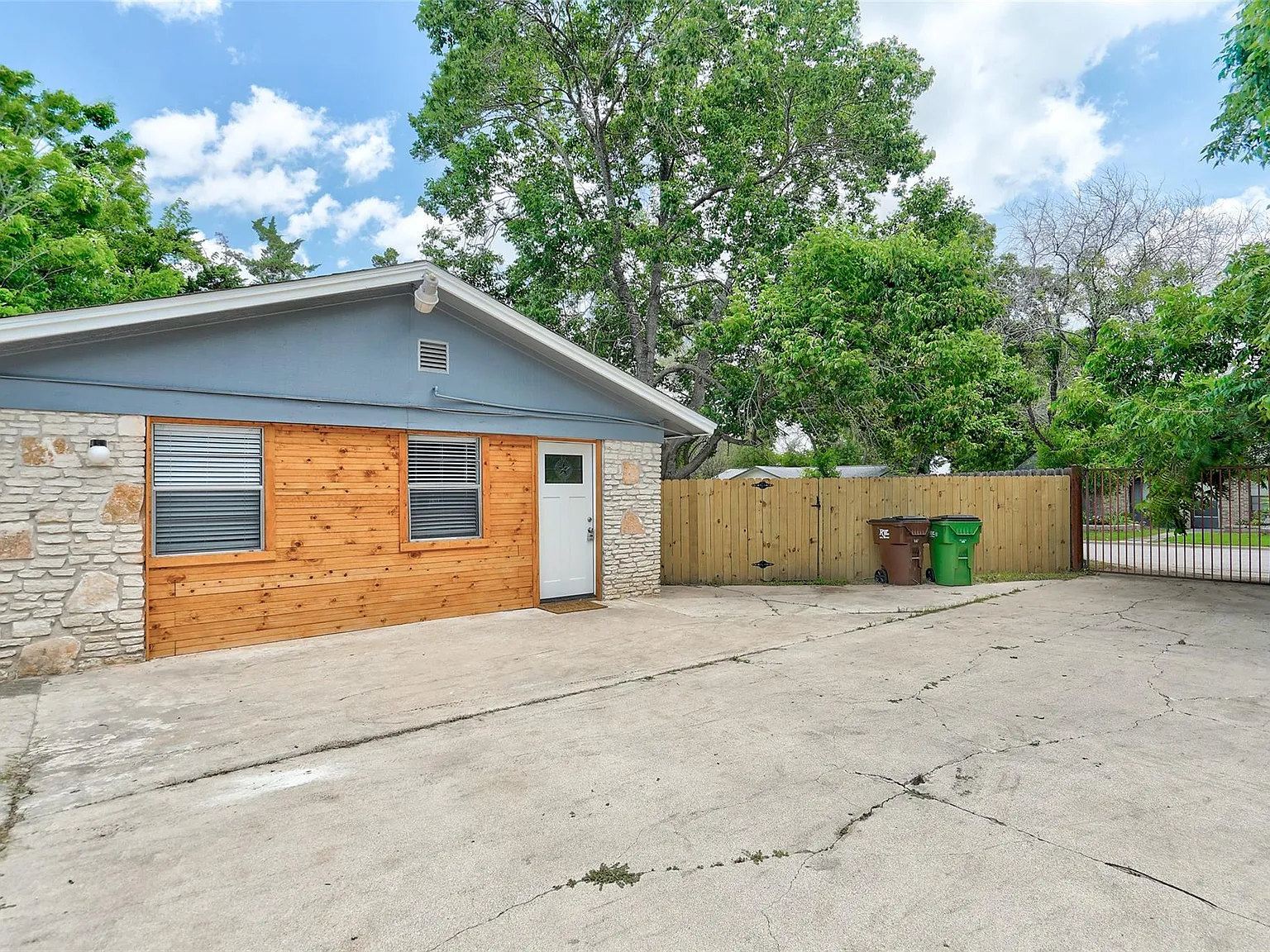 1 bed, 1.0 bath, 816 sqft, $1,600 — Photo 3