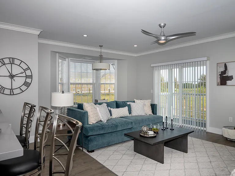 Fairfield Townhomes at Islip — Photo 27