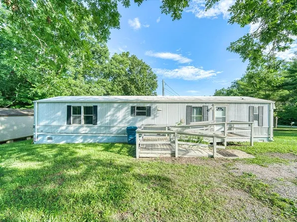 203 Wayne Ave, Crossville, TN 38555