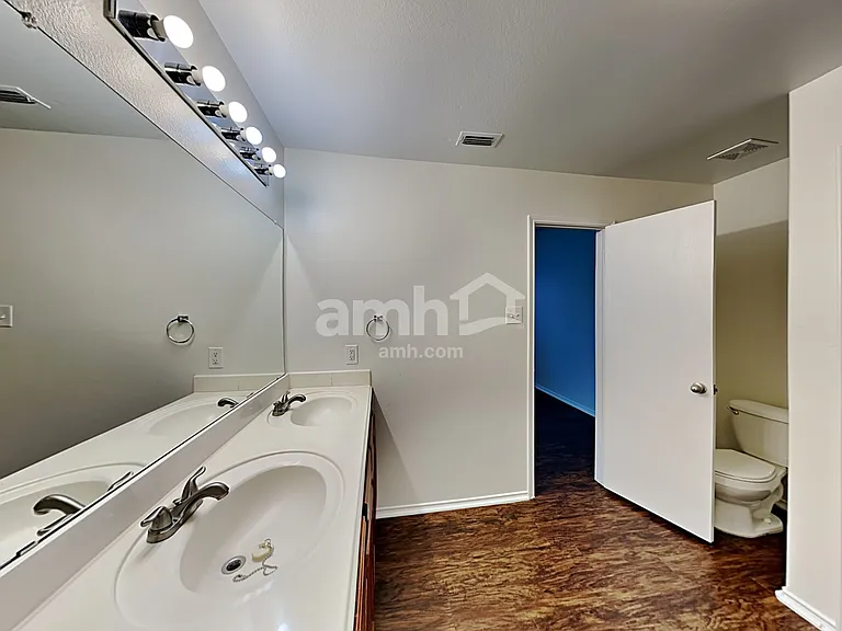 742 Mission Ln — Photo 13