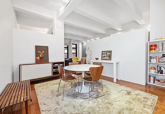 5th image of 529 W 42nd St APT 5A