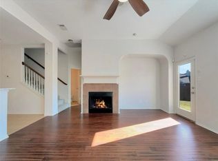 421 Elk Run Dr, Fort Worth, TX 76140