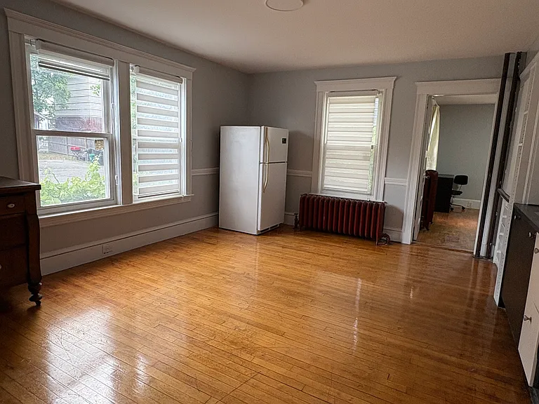 52 Phillips St #1 — Photo 4