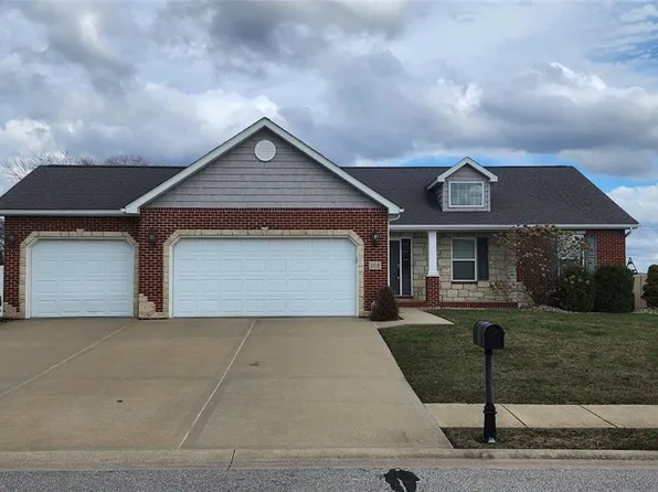 908 Indian Prairie Dr, Mascoutah, IL 62258