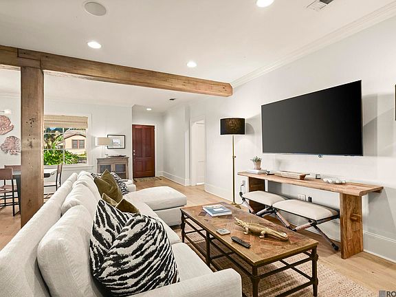 4th image of 4468 Cypress St