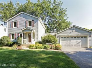 34 W Glenlake Ave, Roselle, IL 60172