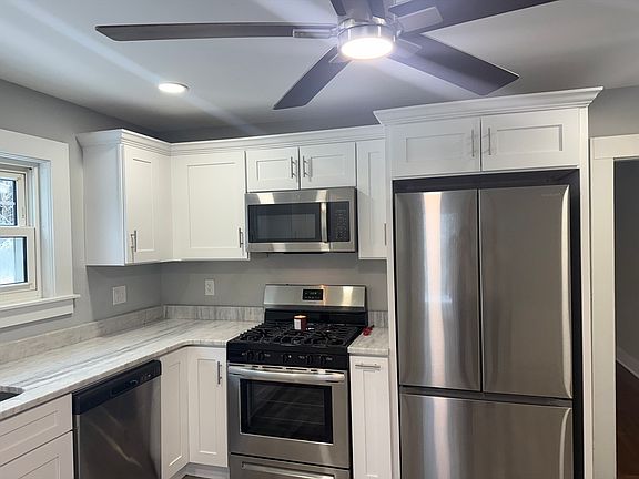 4th image of 794 Sandwich Rd